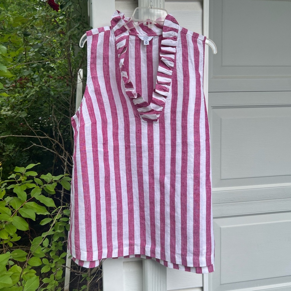 NWT Crown & Ivy  Red & White  Ruffle Neck Sleeveless Linen Blouse